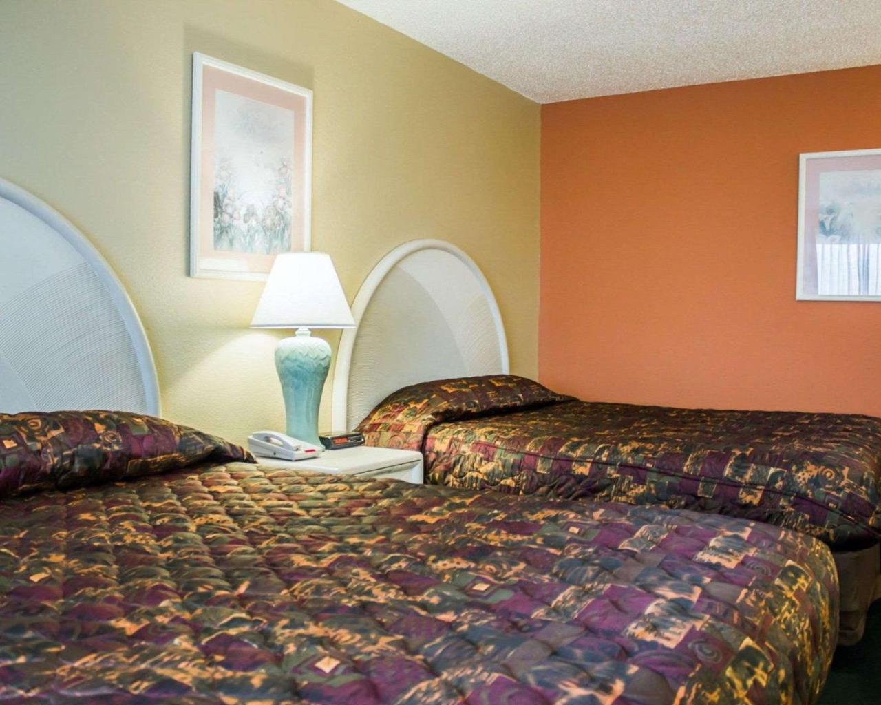 Rodeway Inn & Suites Haines City Exterior photo